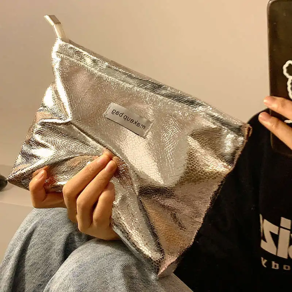 Metallic pouch medium size p002